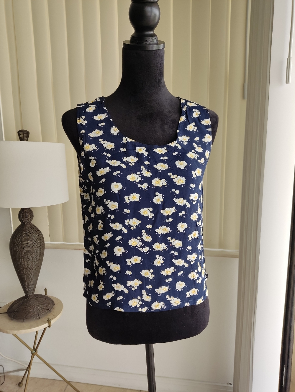 Vintage Basement Women’s Navy Floral Sleeveless Top Size M